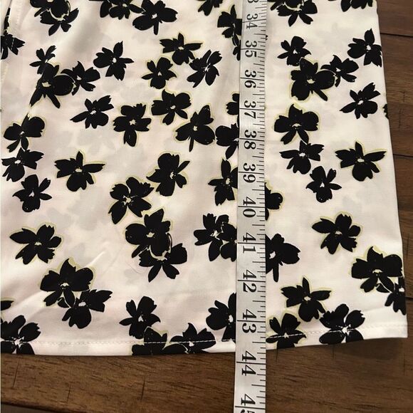 Love Whit Black White Floral Wrap Midi Dress Size XS NEW - Picture 5 of 11
